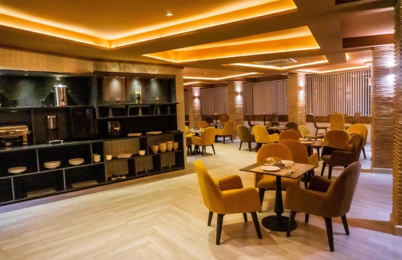 Hotel Golden Flora Beni Mellal Exterior photo