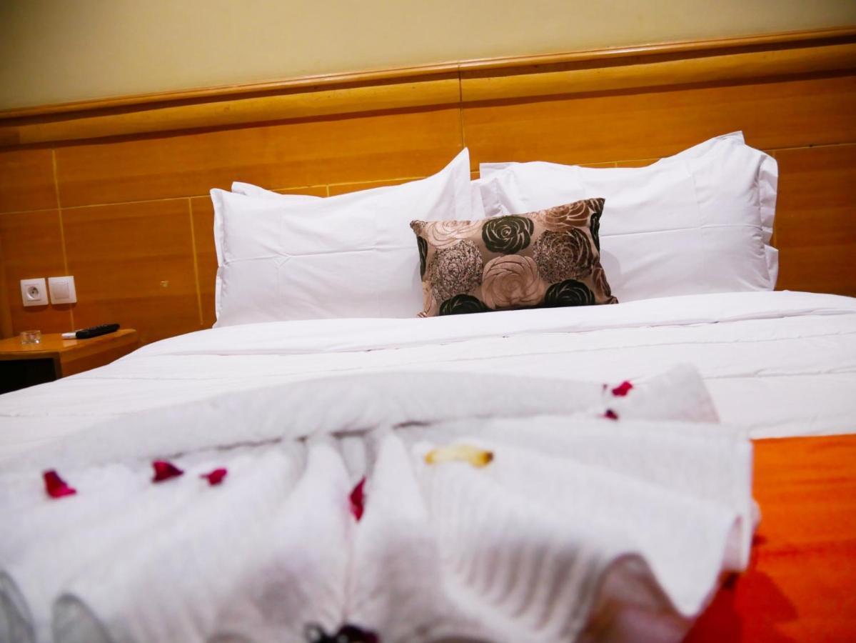 Hotel Golden Flora Beni Mellal Exterior photo