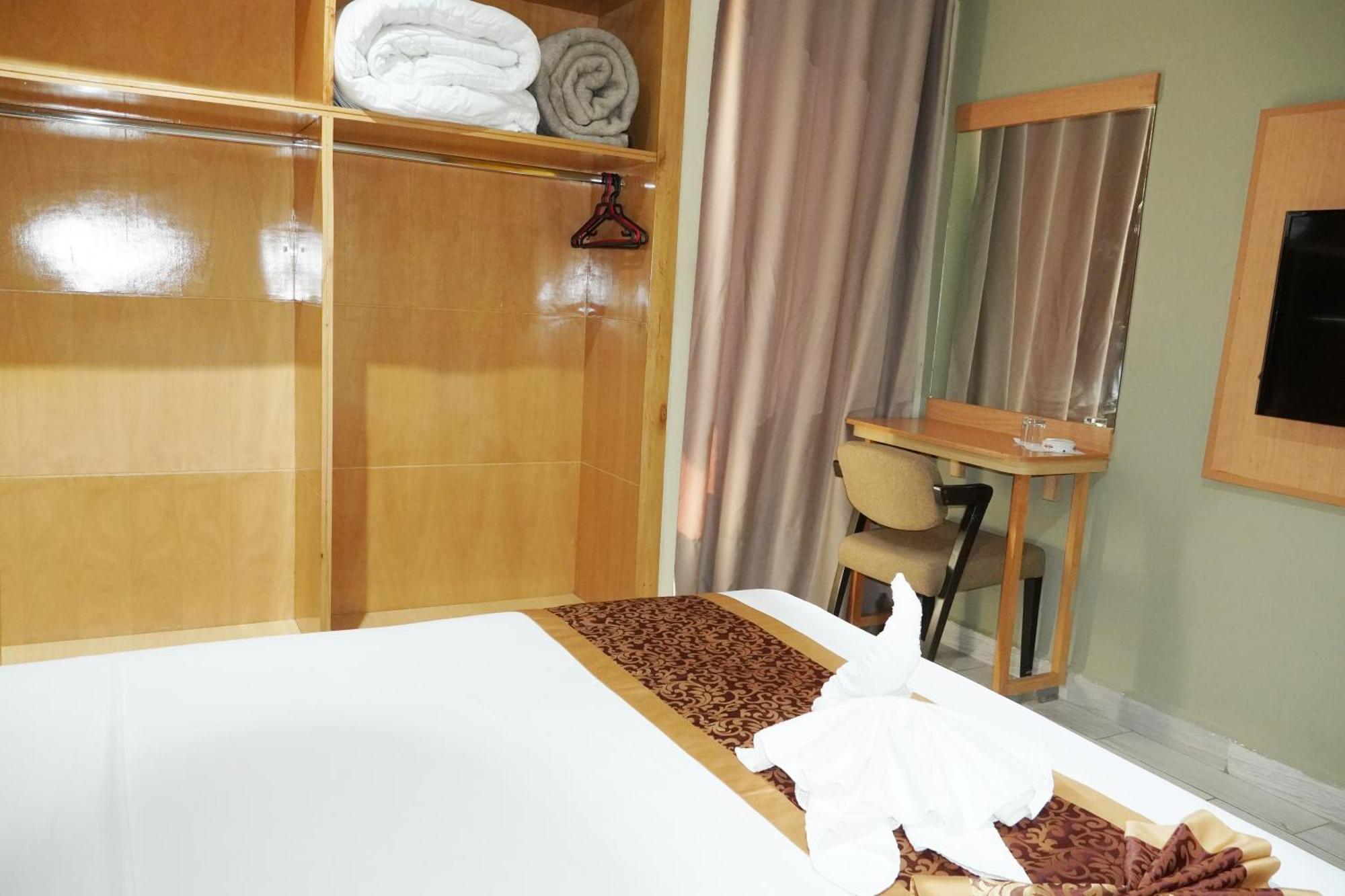 Hotel Golden Flora Beni Mellal Exterior photo