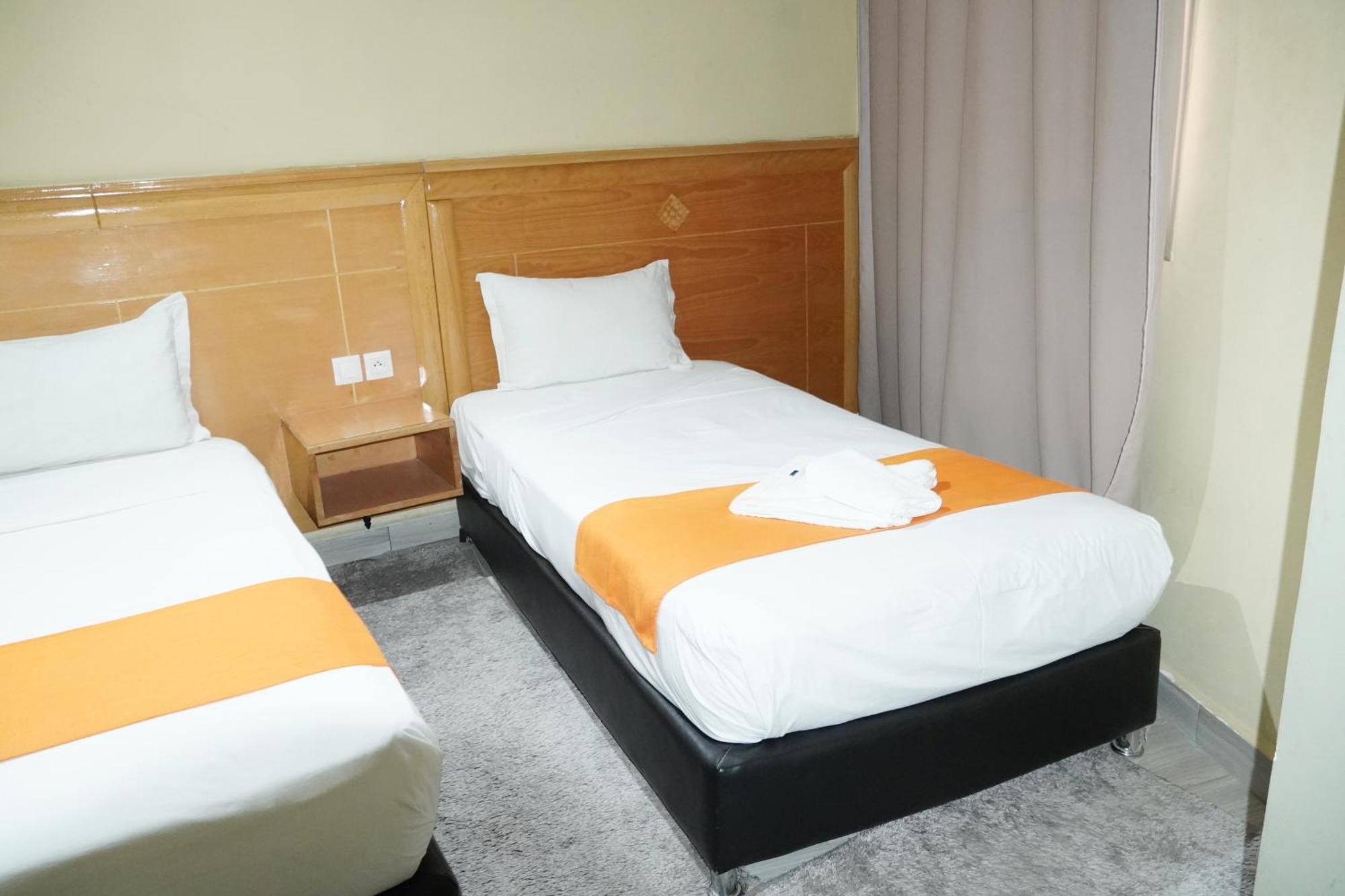 Hotel Golden Flora Beni Mellal Exterior photo