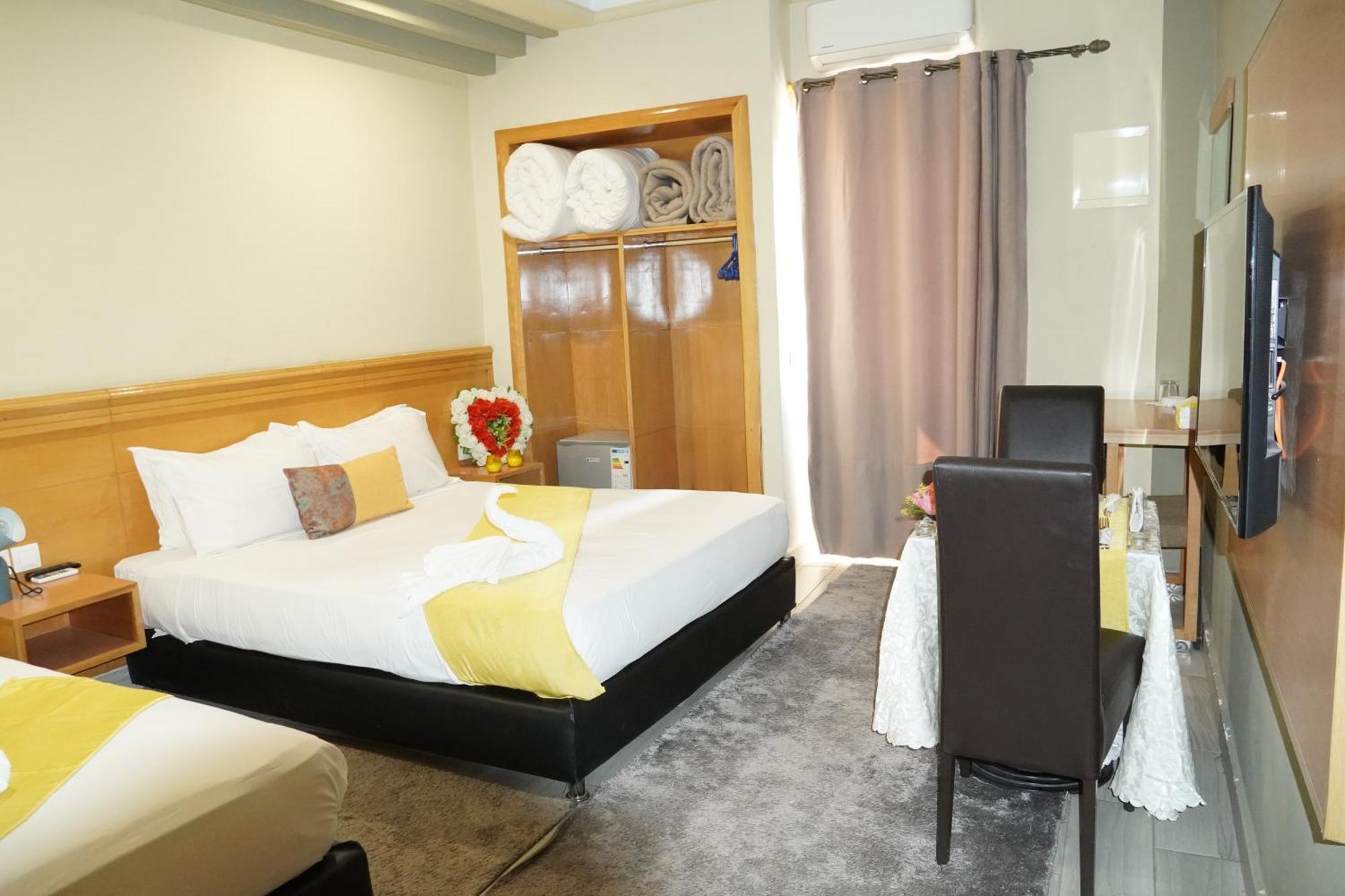 Hotel Golden Flora Beni Mellal Exterior photo