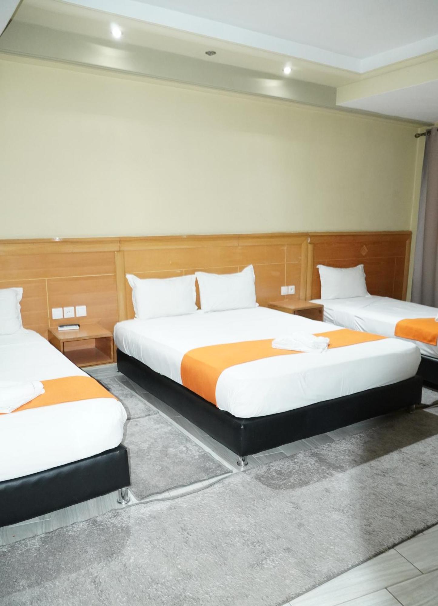 Hotel Golden Flora Beni Mellal Exterior photo