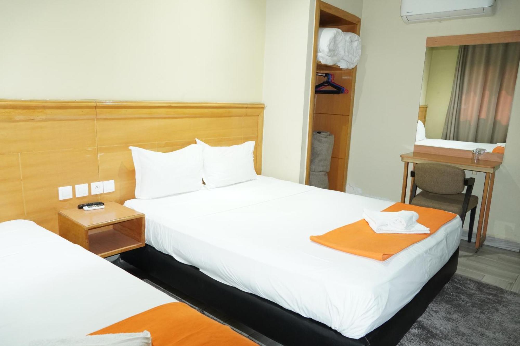 Hotel Golden Flora Beni Mellal Exterior photo
